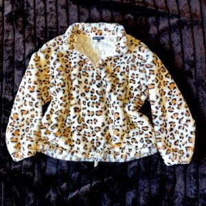 Faux fur leopard pullover